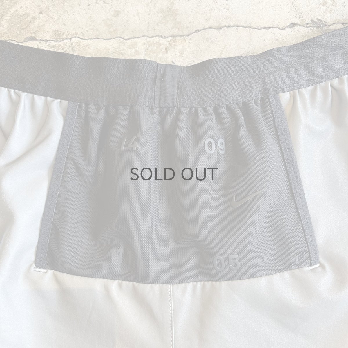 画像10: 【NIKE】METALLIC SILVER COLOR RUNNING SHORT PANTS / W22~W36(L) (10)