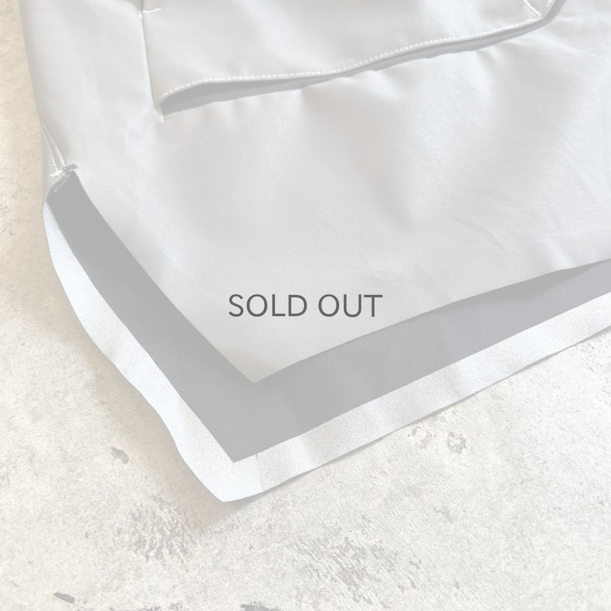 画像3: 【NIKE】METALLIC SILVER COLOR RUNNING SHORT PANTS / W22~W36(L) (3)