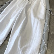 画像4: 【WONDERGROUND】SIDE COLOR LACE UP WIDE NYLON PANTS / WHITE / OS (4)