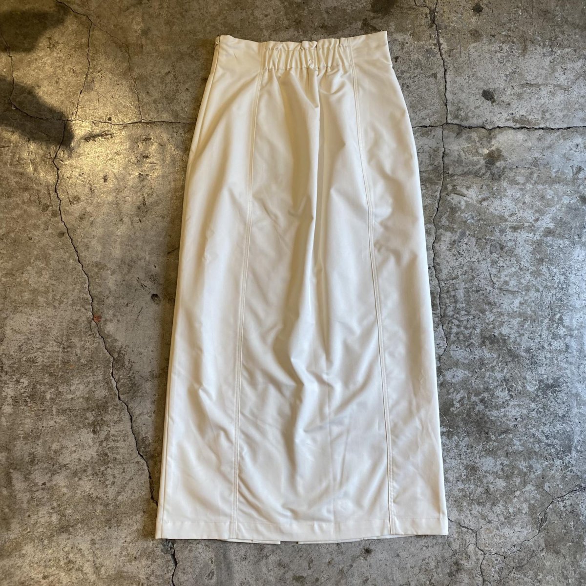 画像2: WHITE COLOR DESIGN FRONT SLIT SKIRT / W26~W28 (2)