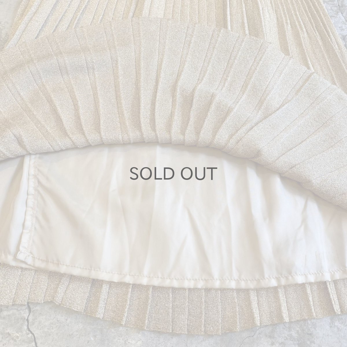 画像7: GOLD COLOR GLITTER PATTERN PLEATS DESIGN LONG SKIRT / W20~W30 (7)