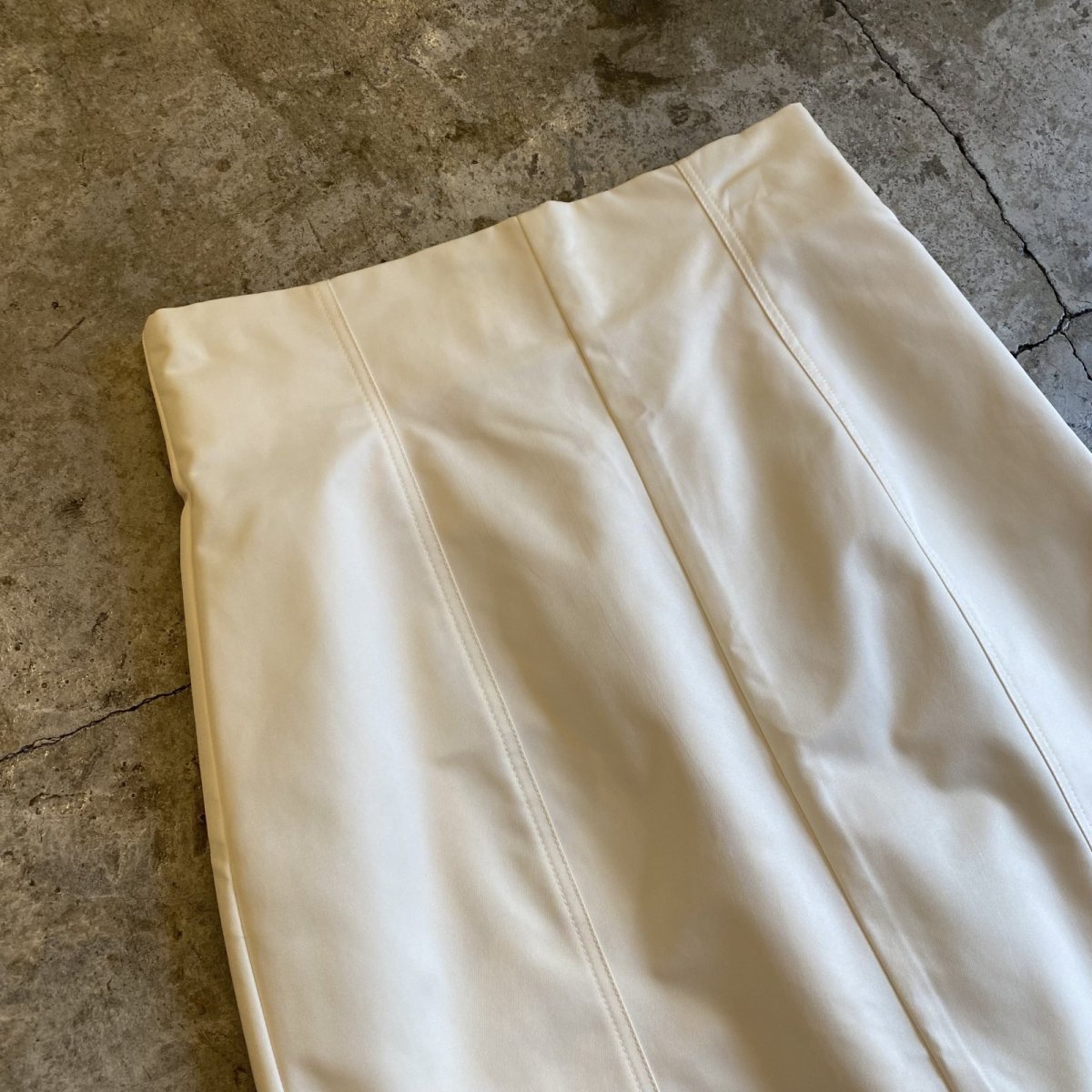 画像3: WHITE COLOR DESIGN FRONT SLIT SKIRT / W26~W28 (3)