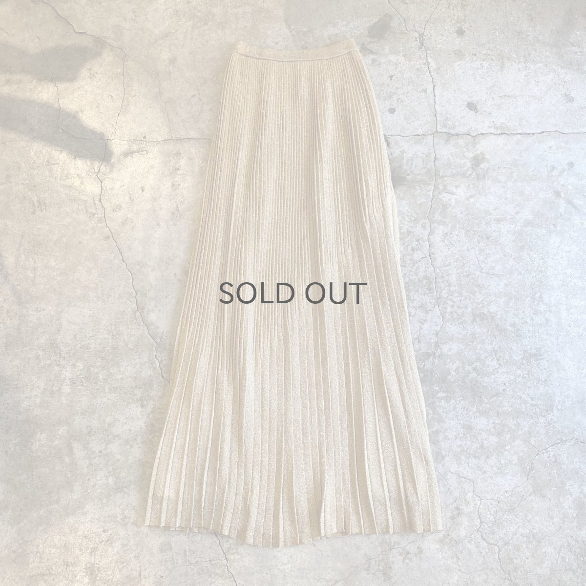 画像2: GOLD COLOR GLITTER PATTERN PLEATS DESIGN LONG SKIRT / W20~W30 (2)