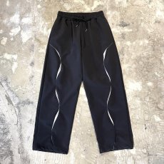 画像1: 【WONDERGROUND】WAVE NOTCH PATTERN NYLON PANTS / BLACK / OS (1)