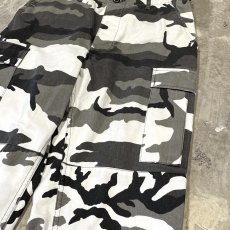 画像4: ALL OVER CAMOUFLAGE PATTERN CARGO PANTS / W31 (4)