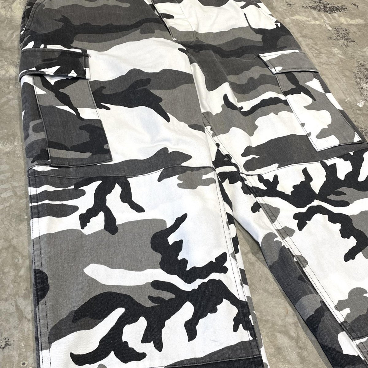 画像5: ALL OVER CAMOUFLAGE PATTERN CARGO PANTS / W31 (5)