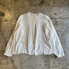 画像1: WHITE COLOR LACE LINE DESIGN NO COLLAR COTTON L/S BLOUSE / Ladies L (1)