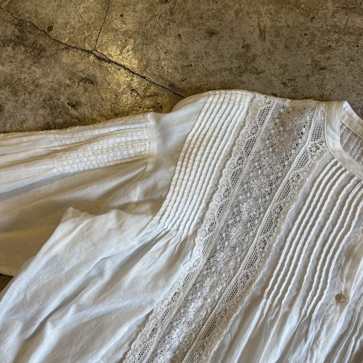 画像8: WHITE COLOR LACE LINE DESIGN NO COLLAR COTTON L/S BLOUSE / Ladies L (8)