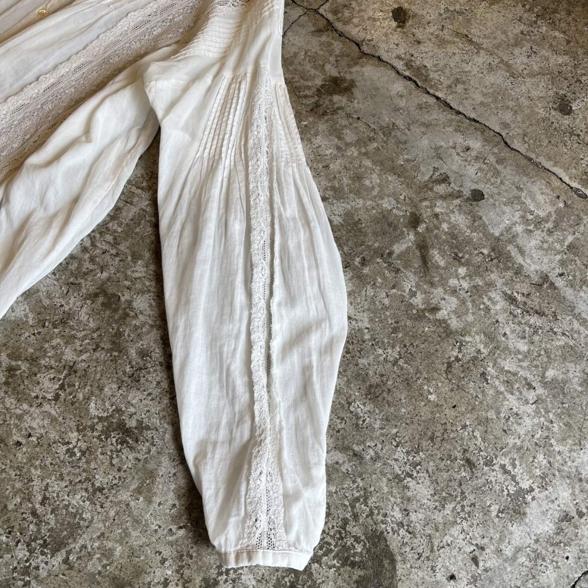 画像6: WHITE COLOR LACE LINE DESIGN NO COLLAR COTTON L/S BLOUSE / Ladies L (6)