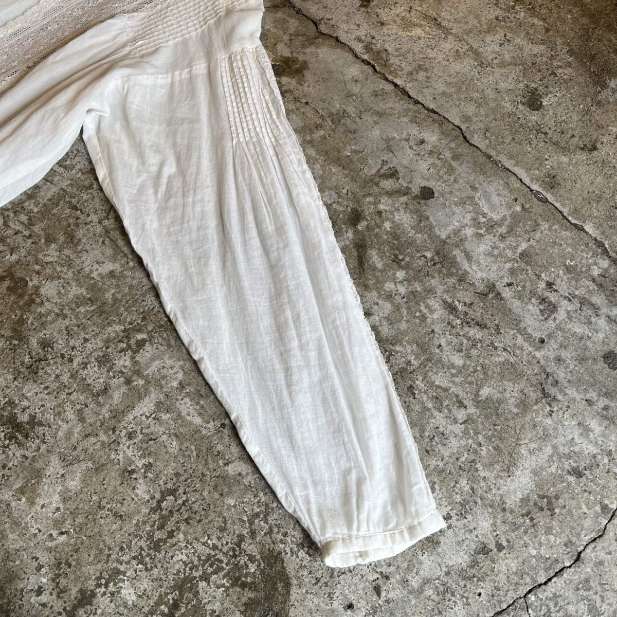 画像5: WHITE COLOR LACE LINE DESIGN NO COLLAR COTTON L/S BLOUSE / Ladies L (5)