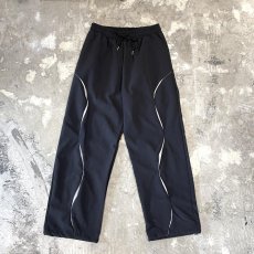 画像1: 【WONDERGROUND】WAVE NOTCH PATTERN NYLON PANTS / BLACK / OS (1)