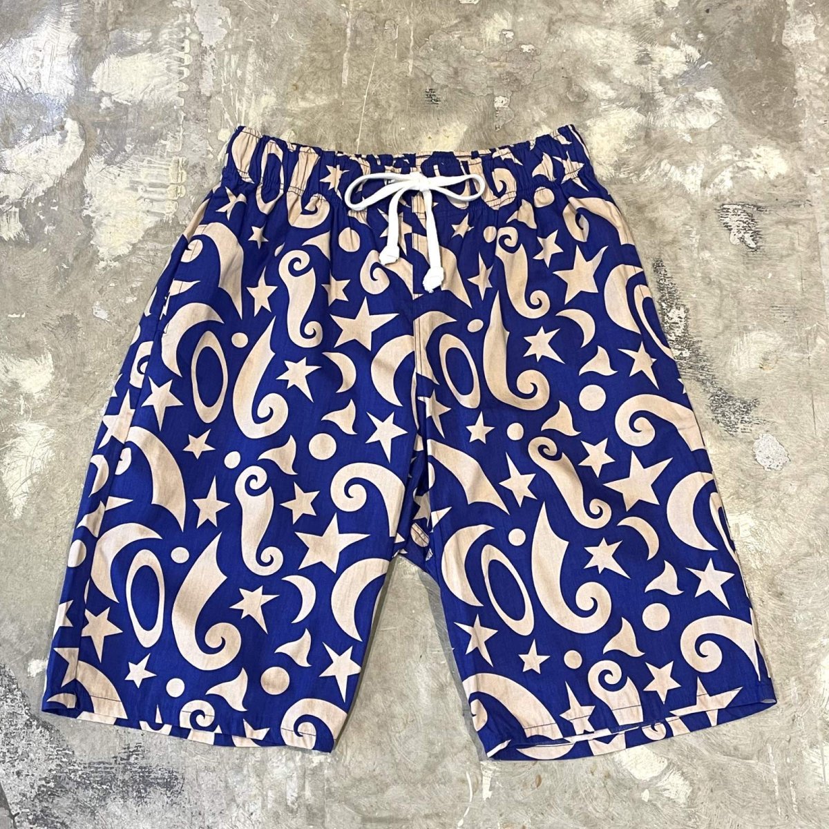 画像1: 【VIVIENNE WESTWOOD】ALL OVER PATTERN SHORTS / FREE (1)