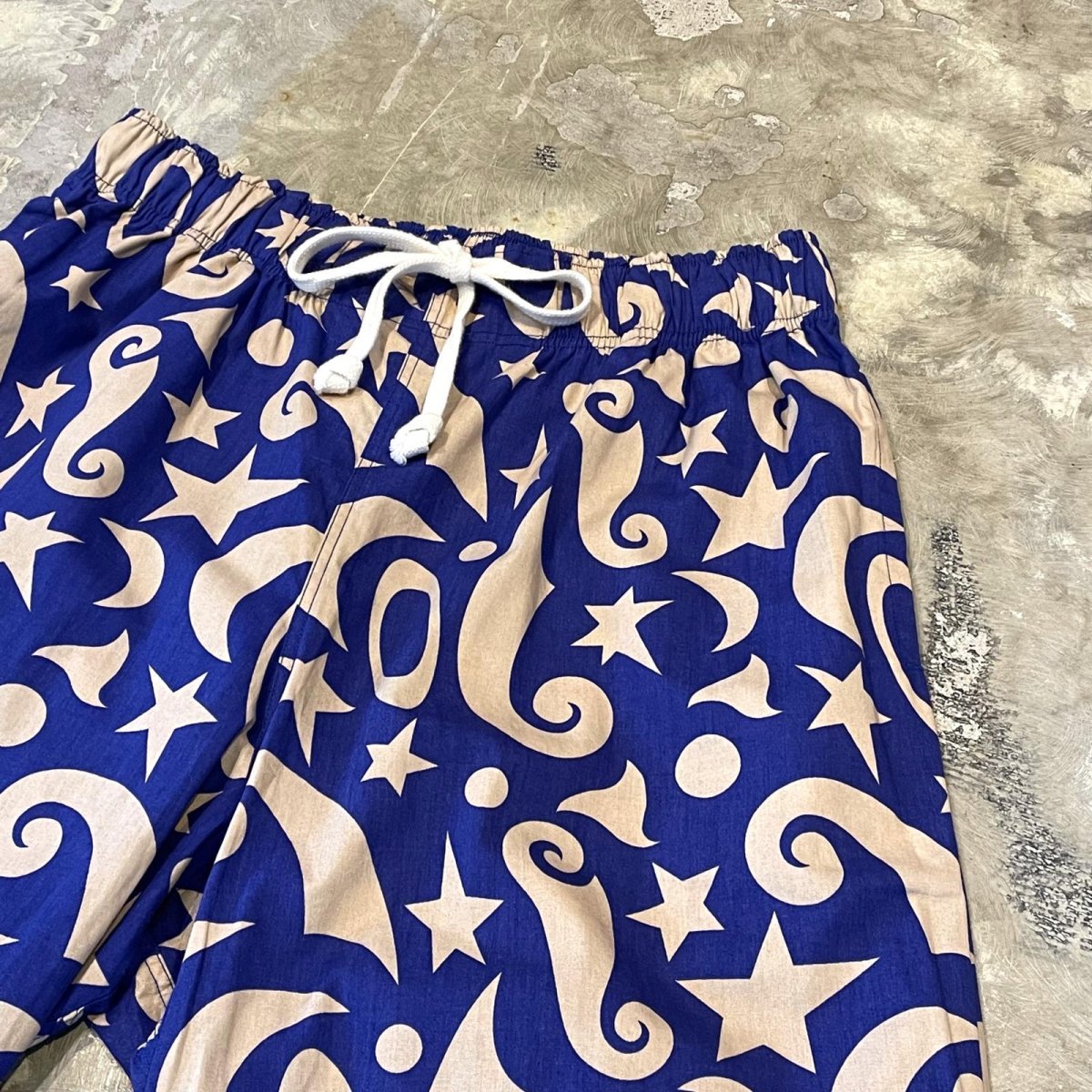 画像4: 【VIVIENNE WESTWOOD】ALL OVER PATTERN SHORTS / FREE (4)