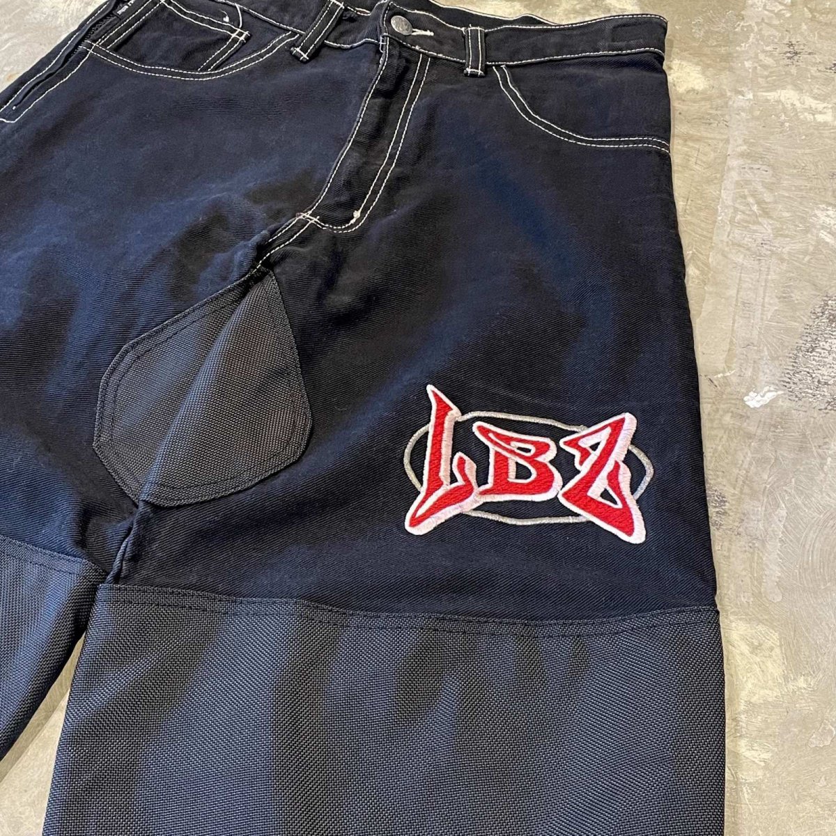 画像4: 90's "LBZ" MATERIAL SWITCHED MOTORCYCLE PANTS / W31 / MADE IN USA (4)