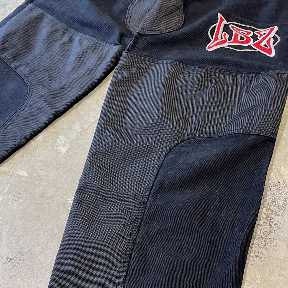 画像6: 90's "LBZ" MATERIAL SWITCHED MOTORCYCLE PANTS / W31 / MADE IN USA (6)
