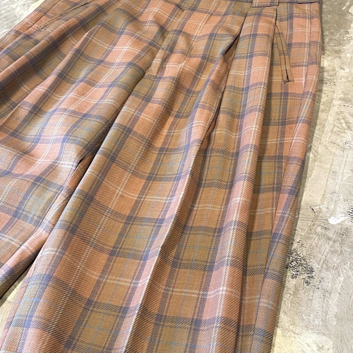 画像4: ALL OVER CHECK PATTERN WIDE SILHOUETTE SLACKS / W31 (4)