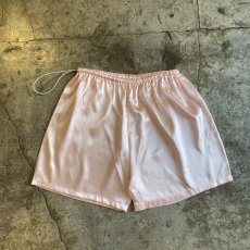 画像1: PALE PINK COLOR LUSTER SATIN SHORT PANTS / FREE~W40  (1)