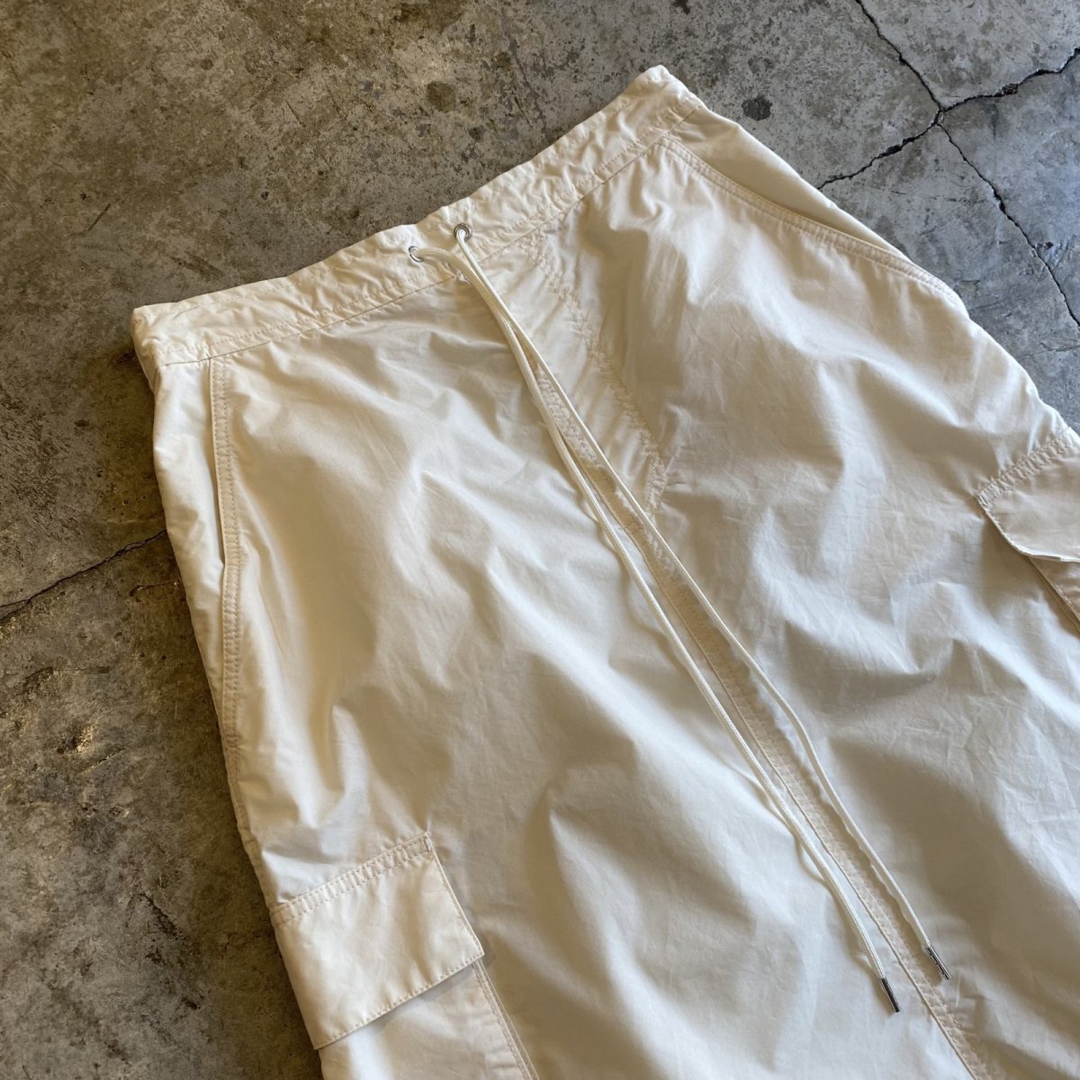 画像3: BACK SLIT NYLON CARGO DESIGN SKIRT / FREE~W30 (3)