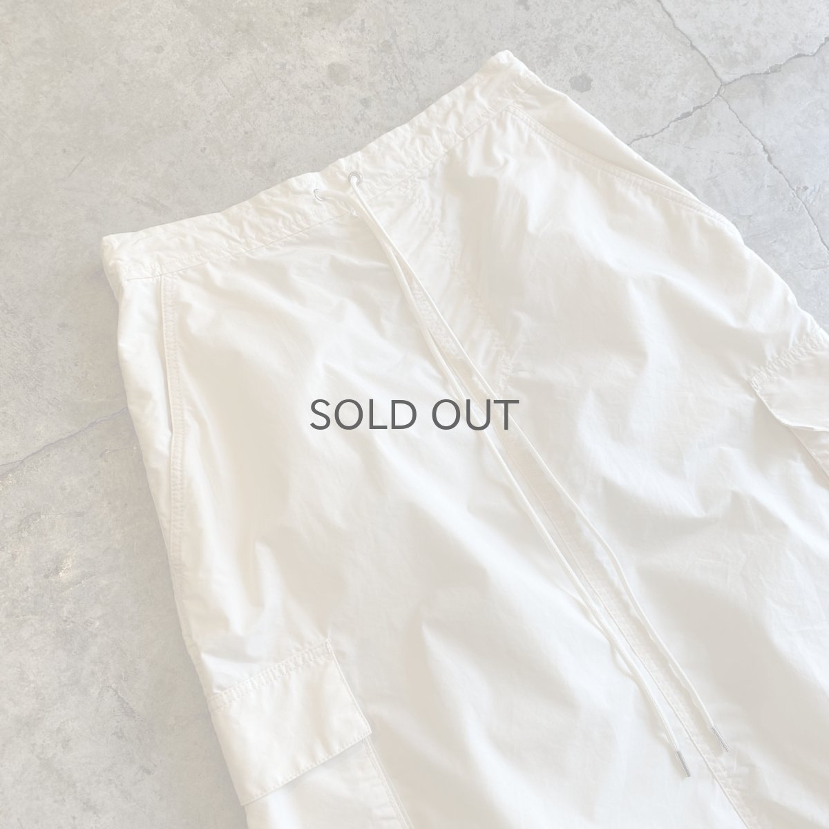 画像3: BACK SLIT NYLON CARGO DESIGN SKIRT / FREE~W30 (3)