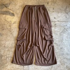 画像1: 【WONDERGROUND】KNEE TUCK KNEE CARGO WIDE SWEAT PANTS / OS (1)