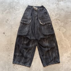 画像1: 【WONDERGROUND】BIG CARGO POCKET WIDE DENIM PANTS / BLACK / OS (1)