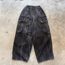 画像2: 【WONDERGROUND】BIG CARGO POCKET WIDE DENIM PANTS / BLACK / OS (2)