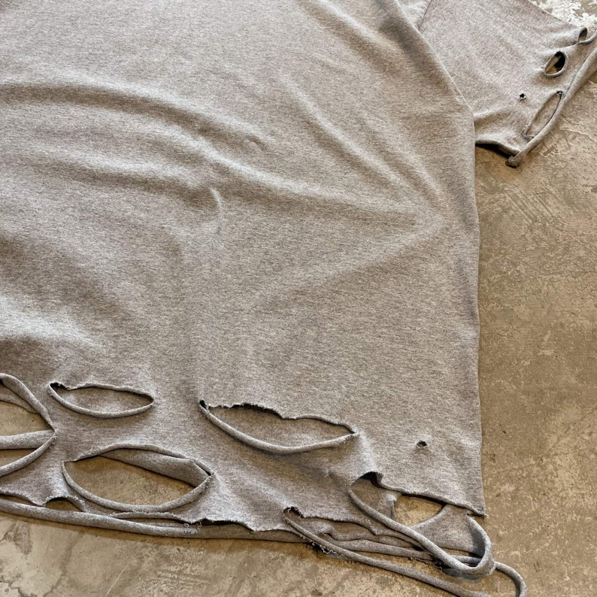 画像6: 【Wiz&Witch】"DIRTY BEAUTIFUL" DAMAGE ART TEE / GRAY / OS (6)