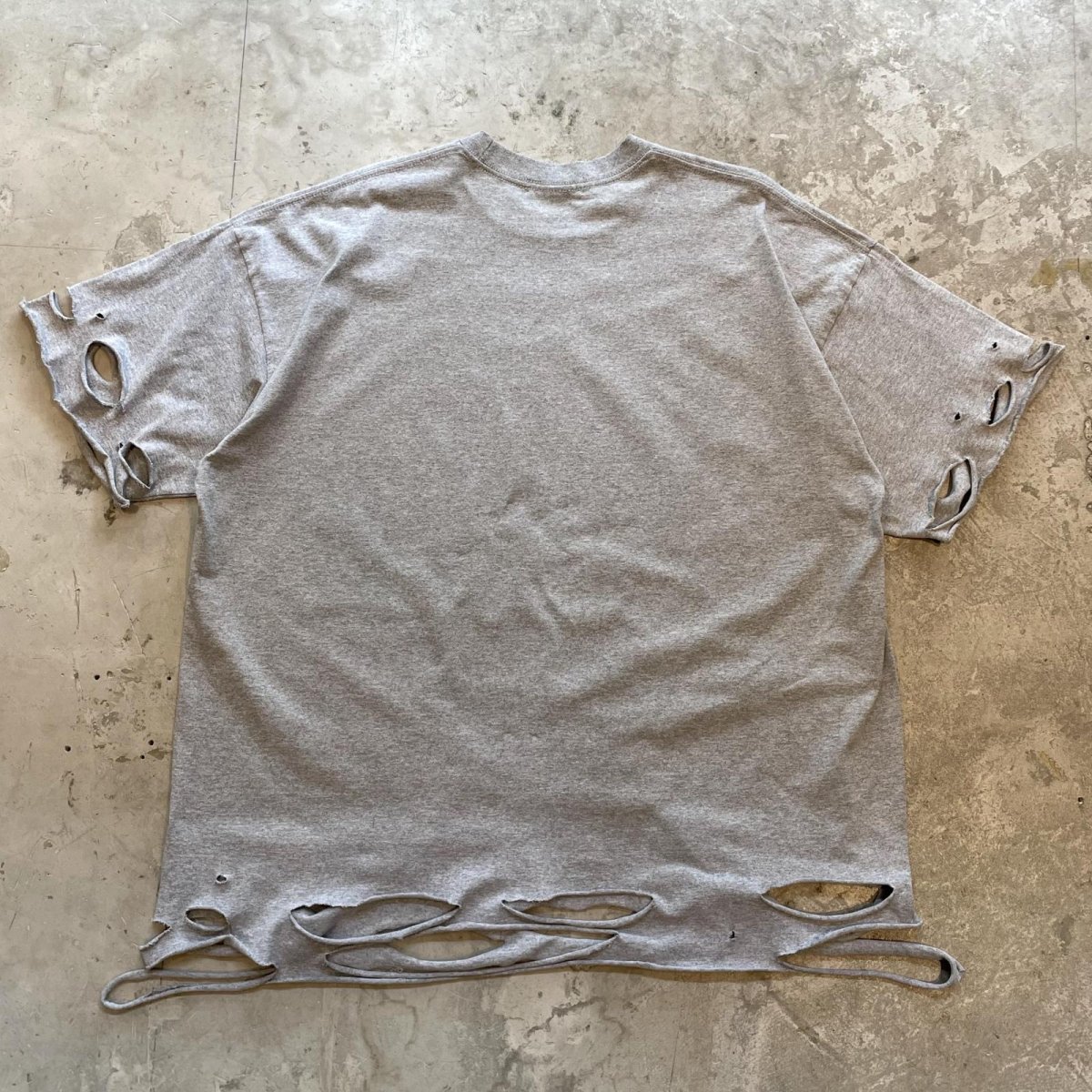 画像2: 【Wiz&Witch】"DIRTY BEAUTIFUL" DAMAGE ART TEE / GRAY / OS (2)