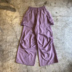 画像1: 【WONDERGROUND】LAYERED COLOR APRON PANTS / PURPLE / OS (1)