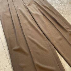 画像5: 【WONDERGROUND】2TUCK WIDE SILHOUETTE SLACKS / BROWN / OS (5)