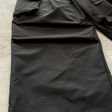 画像7: 【WONDERGROUND】KNEE TUCK WIDE SILHOUETTE CADGO PANTS / BLACK / OS (7)