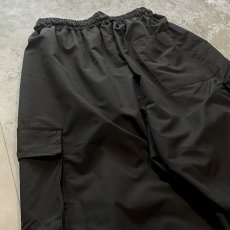 画像9: 【WONDERGROUND】KNEE TUCK WIDE SILHOUETTE CADGO PANTS / BLACK / OS (9)
