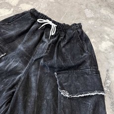 画像4: 【WONDERGROUND】BIG CARGO POCKET WIDE DENIM DARGO PANTS / BLACK / OS (4)