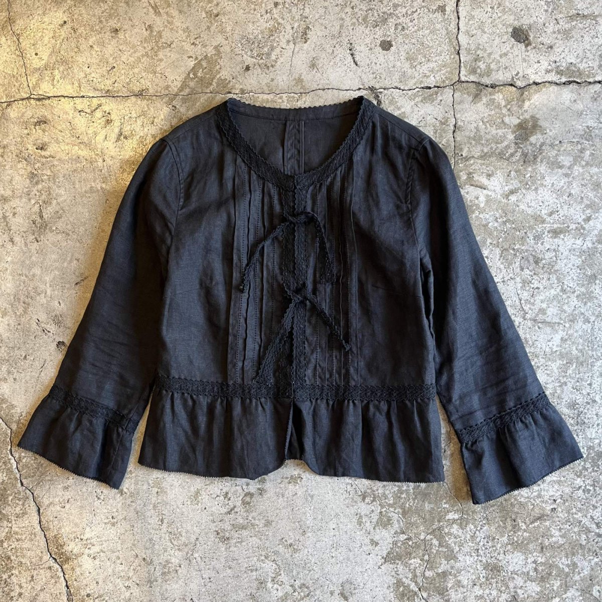 画像1: FRONT DOUBLE LACE RIBBON DESIGN LINEN SHROT JACKET / Ladies S (1)