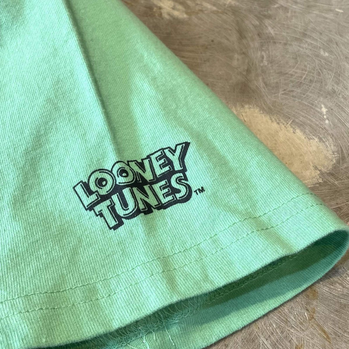 画像10: "LOONEY TUNES" CHARACTER PRINTED COLOR SWITCHED S/S TEE / Mens M (10)