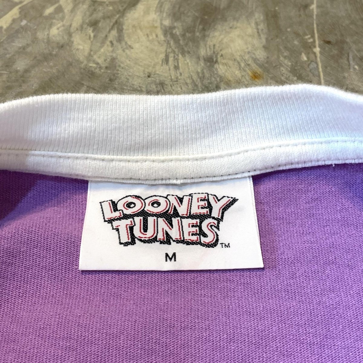 画像11: "LOONEY TUNES" CHARACTER PRINTED COLOR SWITCHED S/S TEE / Mens M (11)