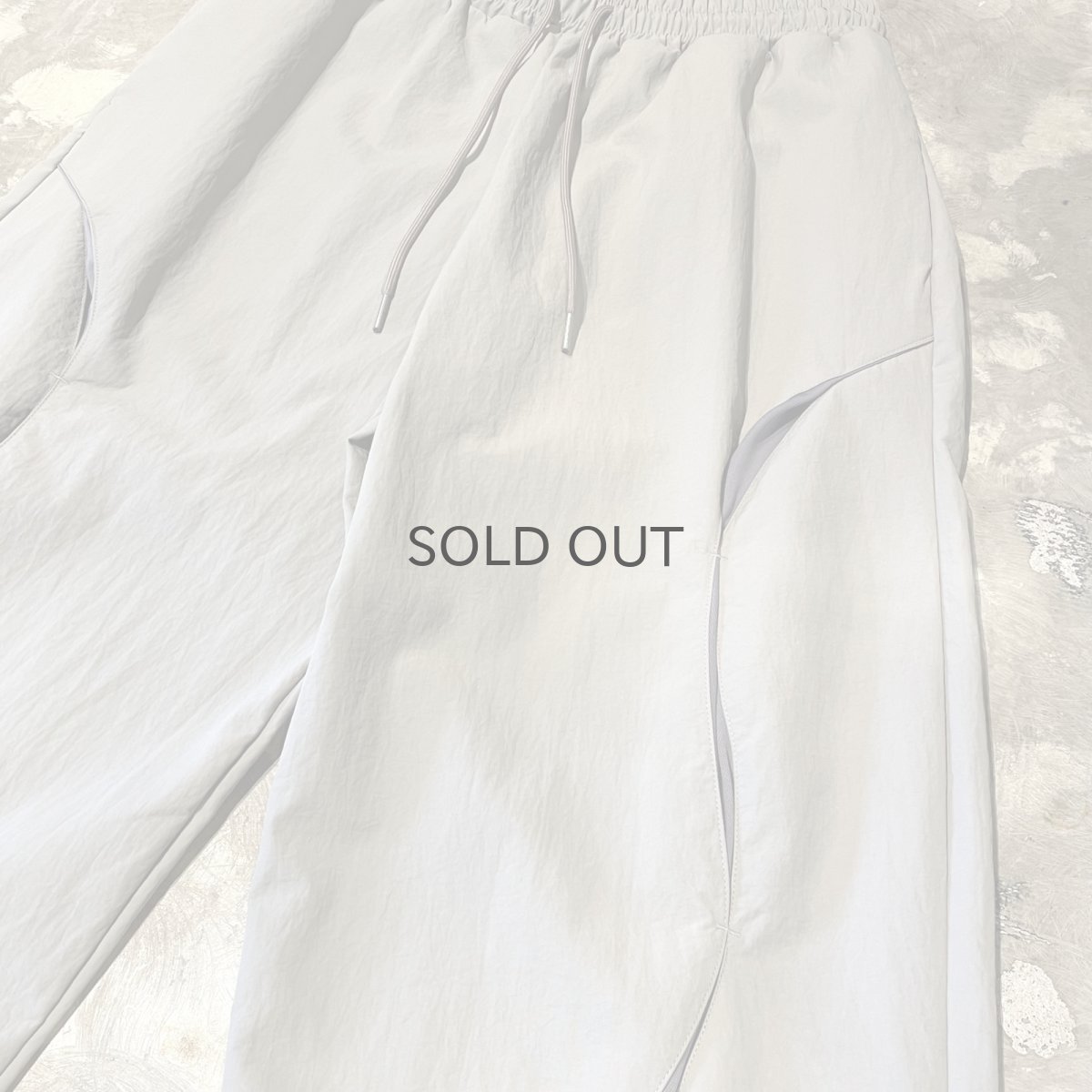 画像4: 【WONDERGROUND】WAVE NOTCH PATTERN NYLON PANTS / GRAY / OS (4)