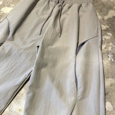 画像4: 【WONDERGROUND】WAVE NOTCH PATTERN NYLON PANTS / GRAY / OS (4)