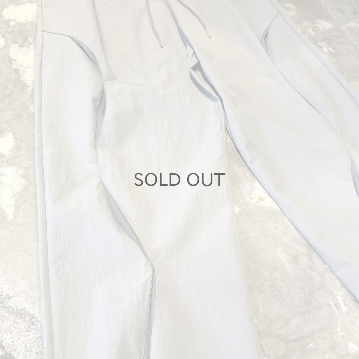 画像5: 【WONDERGROUND】WAVE NOTCH PATTERN NYLON PANTS / GRAY / OS (5)