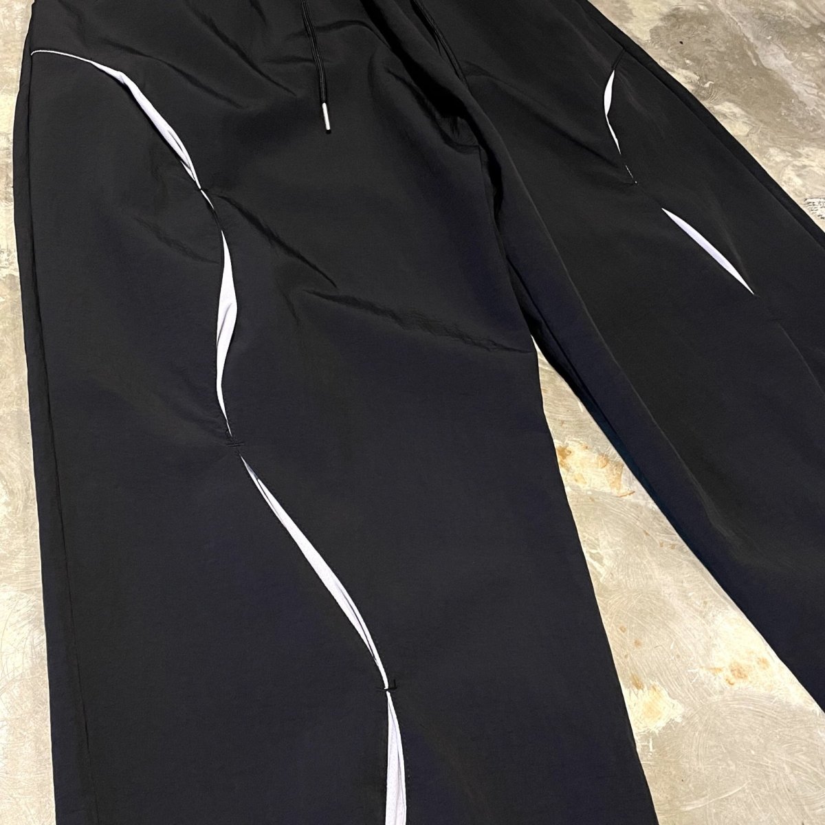 画像5: 【WONDERGROUND】WAVE NOTCH PATTERN NYLON PANTS / BLACK / OS (5)