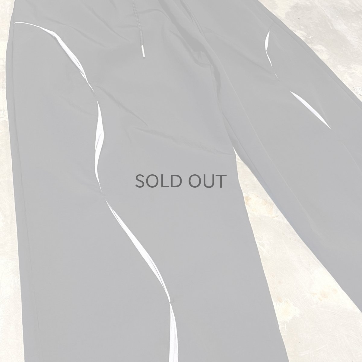 画像5: 【WONDERGROUND】WAVE NOTCH PATTERN NYLON PANTS / BLACK / OS (5)