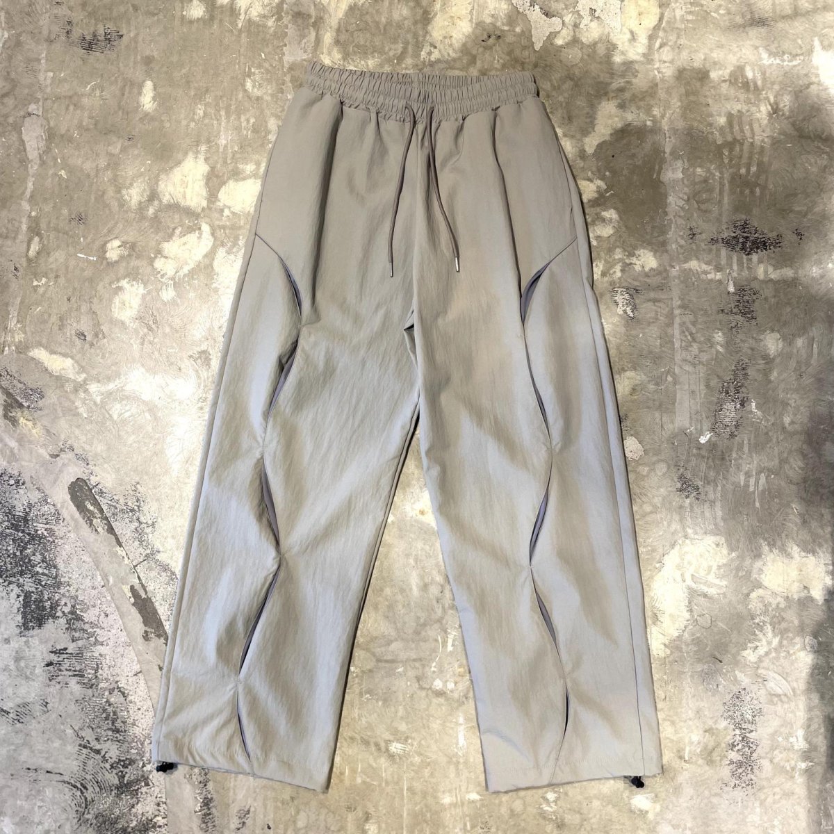 画像1: 【WONDERGROUND】WAVE NOTCH PATTERN NYLON PANTS / GRAY / OS (1)