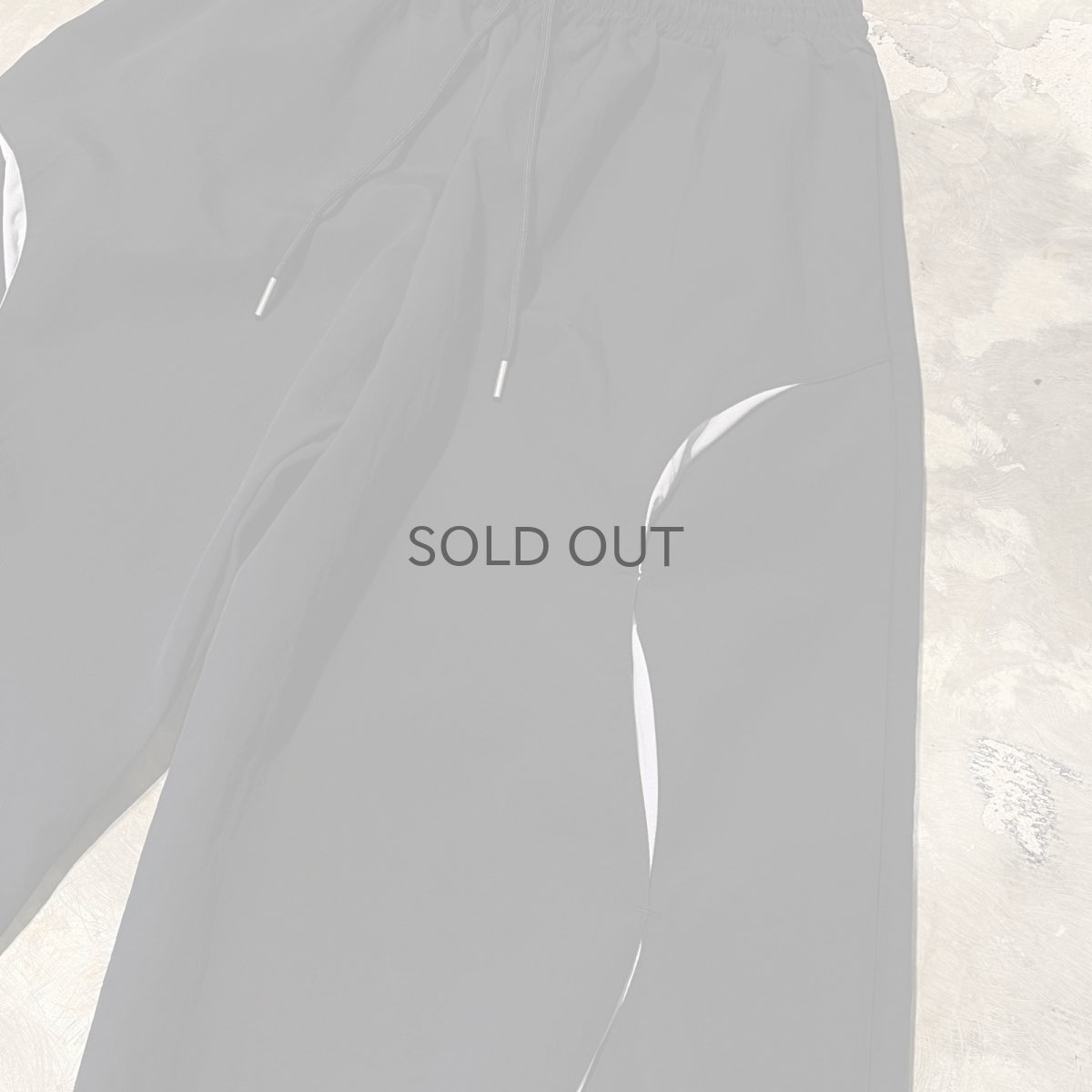 画像4: 【WONDERGROUND】WAVE NOTCH PATTERN NYLON PANTS / BLACK / OS (4)