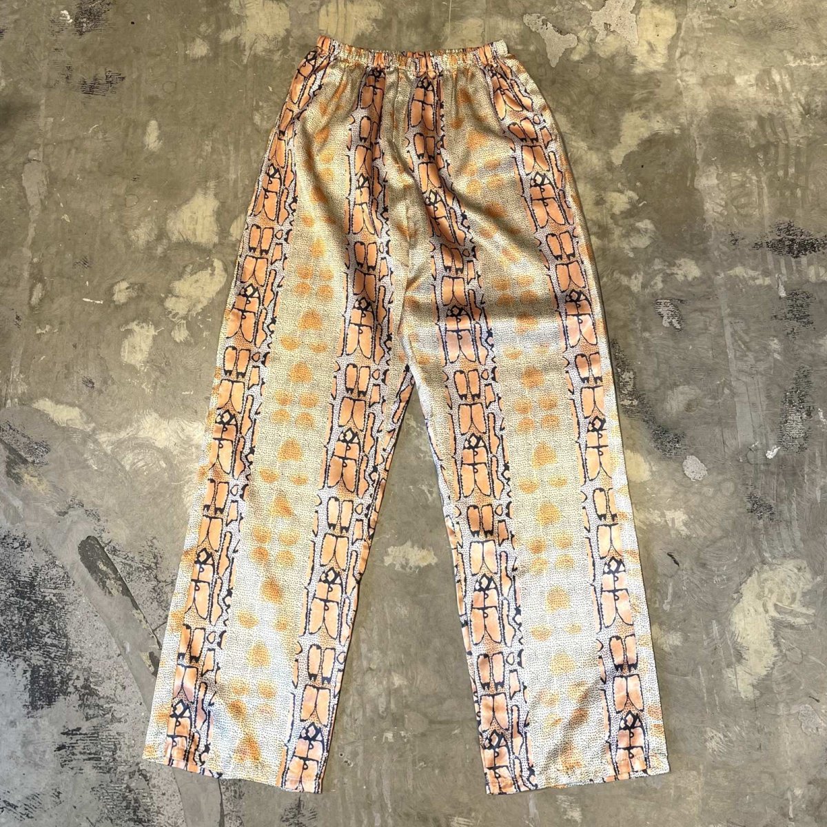 画像1: ALL OVER PATTERN STRAIGHT SILHOUETTE SATIN PANTS / W23~ (1)