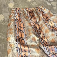 画像9: ALL OVER PATTERN STRAIGHT SILHOUETTE SATIN PANTS / W23~ (9)