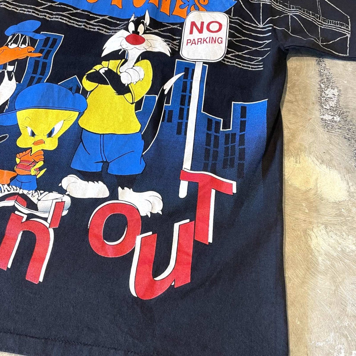 画像6: 90's "LOONEY TUNES" CHARACTERS OVER PRINTED S/S TEE / Mens L (6)
