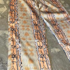 画像5: ALL OVER PATTERN STRAIGHT SILHOUETTE SATIN PANTS / W23~ (5)