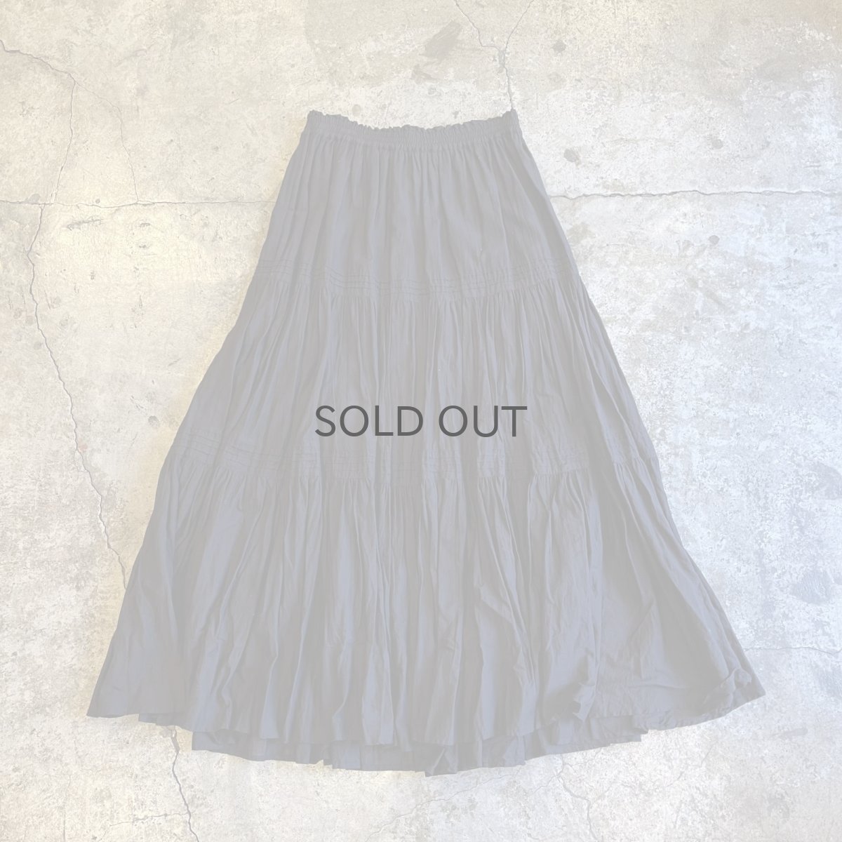 画像2: BLACK COLOR GATHER DESIGN FLARE SKIRT / ~W30 (2)