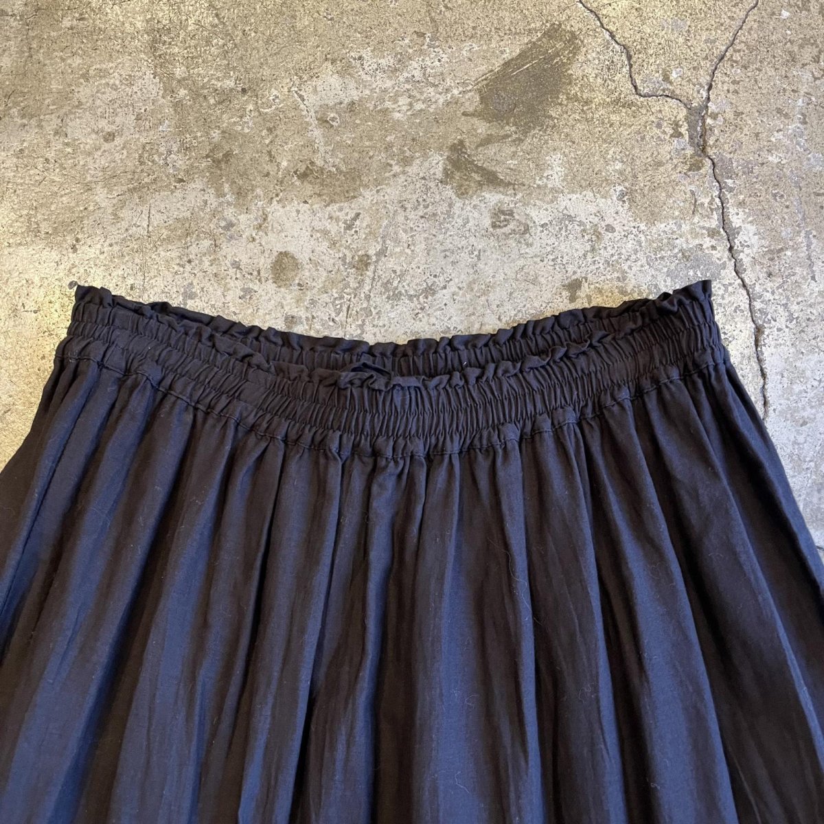 画像7: BLACK COLOR GATHER DESIGN FLARE SKIRT / ~W30 (7)