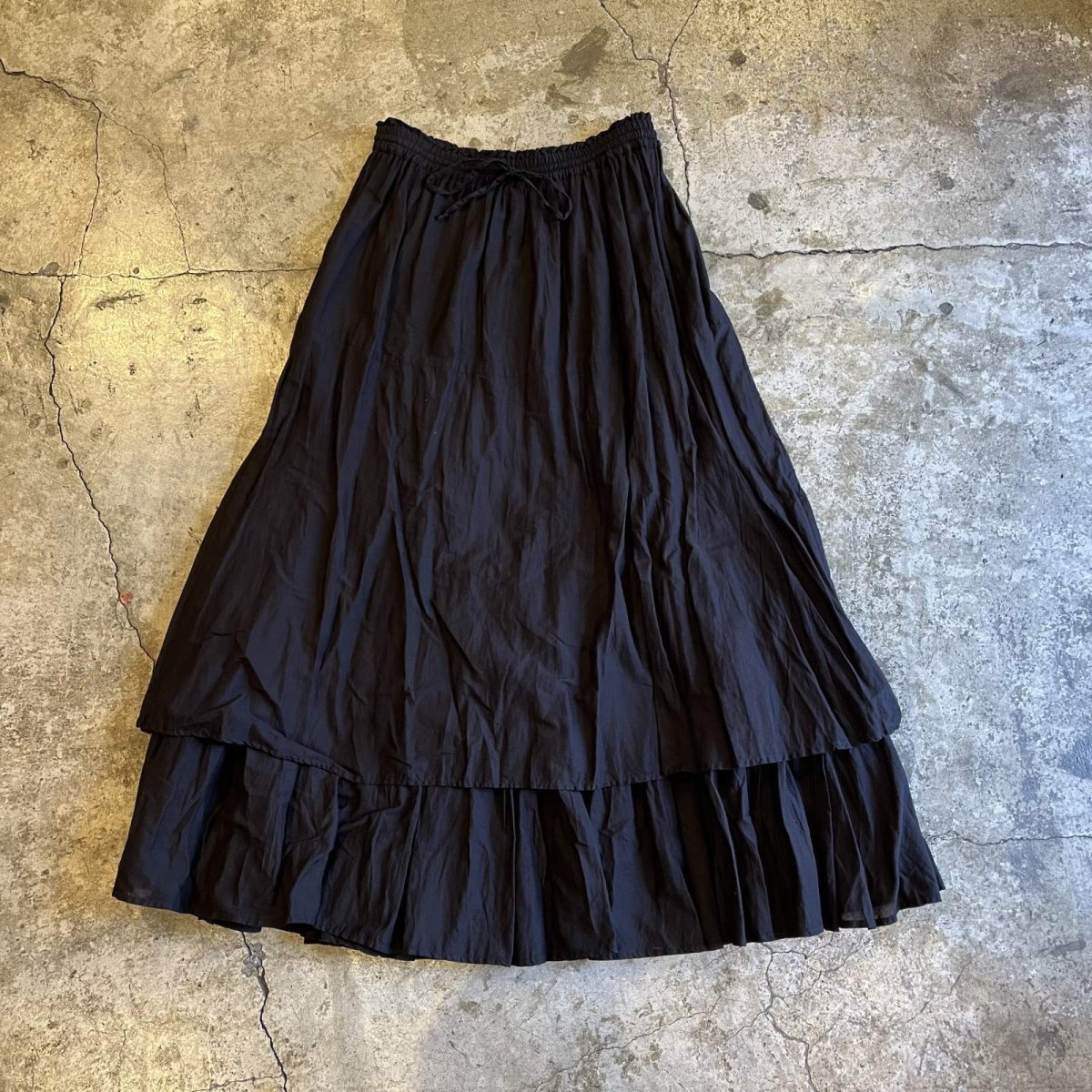 画像3: BLACK COLOR GATHER DESIGN FLARE SKIRT / ~W30 (3)